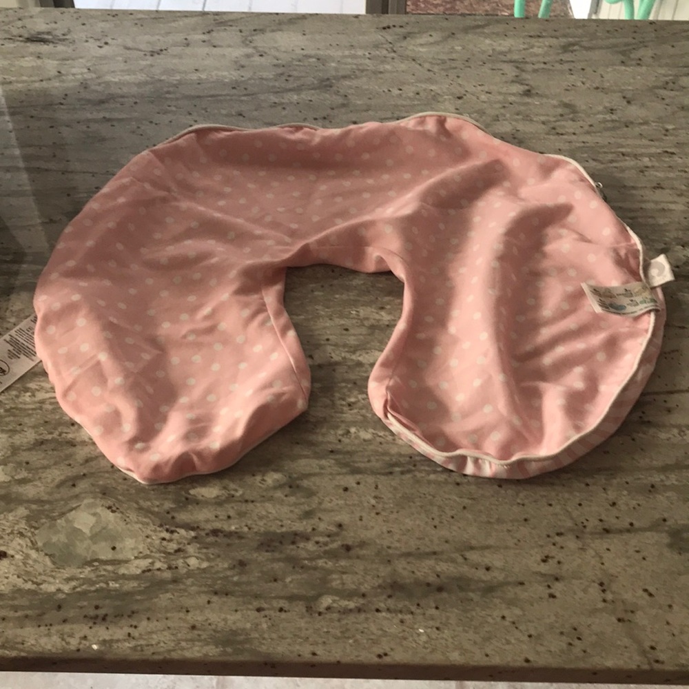 Boppy pillow cover like new no stains